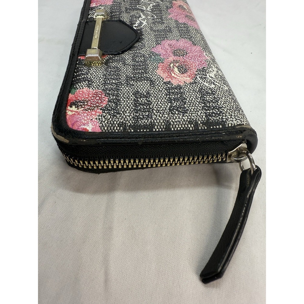 Juicy Couture PETAL STAT Black & Grey Word on the Street Zip Up Wallet - Picture 6 of 13